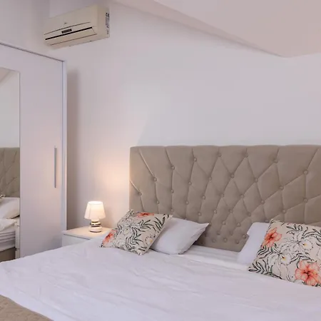 Apartment Traur
