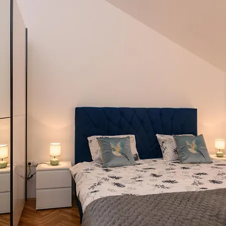 Apartment Traur *